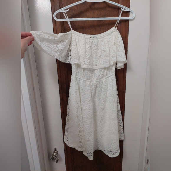 White Lace Dress - Picture 1 of 3